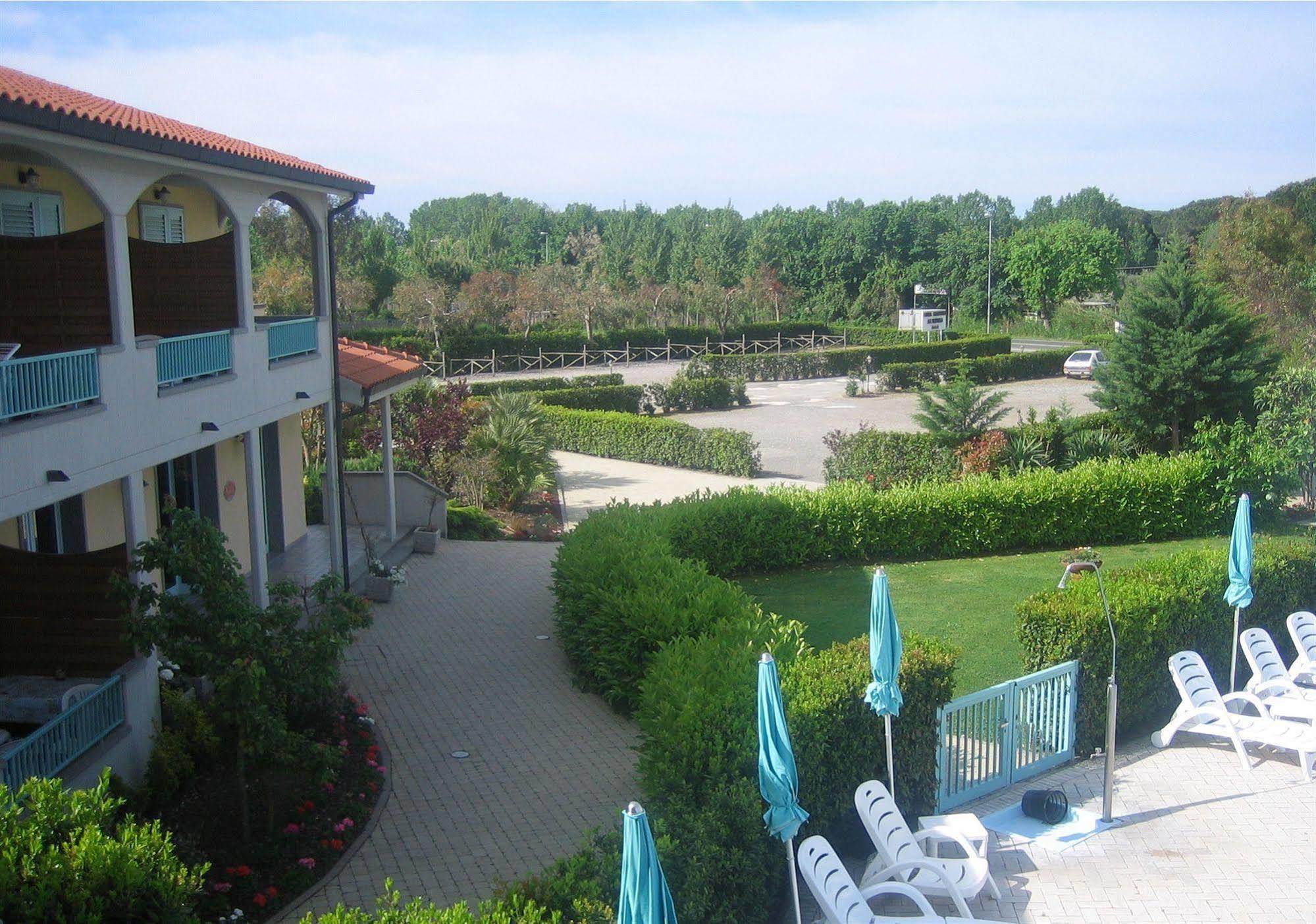 Hotel Residence La Ventola Vada Exterior photo